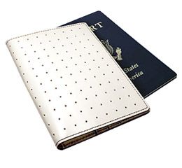 J.FOLD ארנק לדרכון דגם Passport Carrier - שנהב