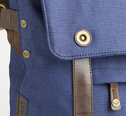 J.FOLD Train Coated Canvas 15  Laptop Messenger - Navy